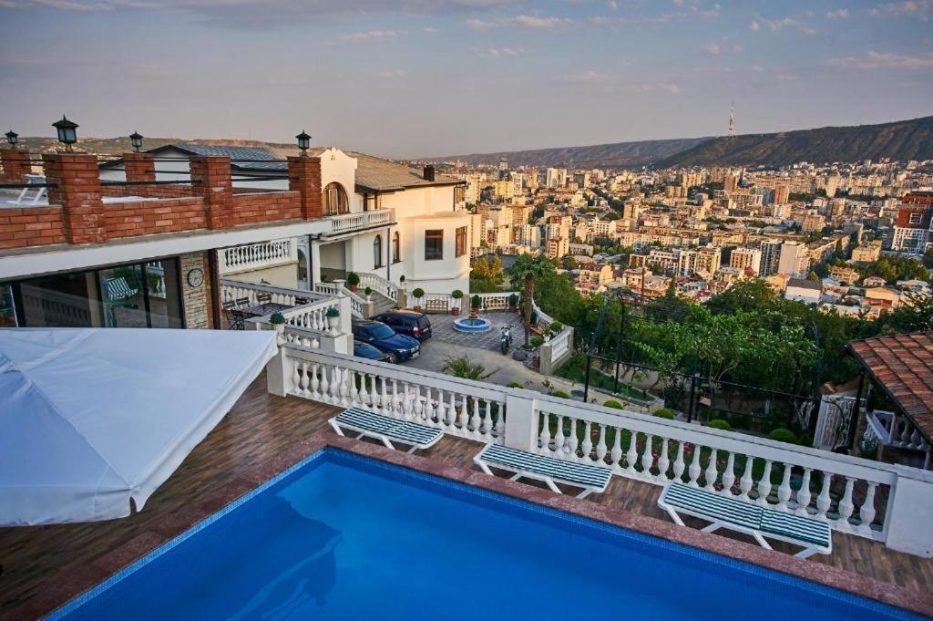 The Hilltop Skyline Hotel Tiflis Exterior foto
