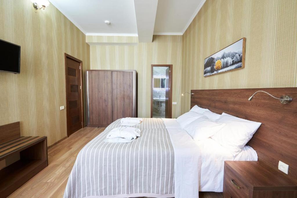 The Hilltop Skyline Hotel Tiflis Exterior foto